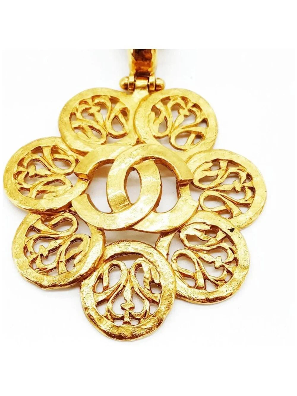 Authentic Chanel CC Camellia Gold Tone Pendant Necklace Vintage
